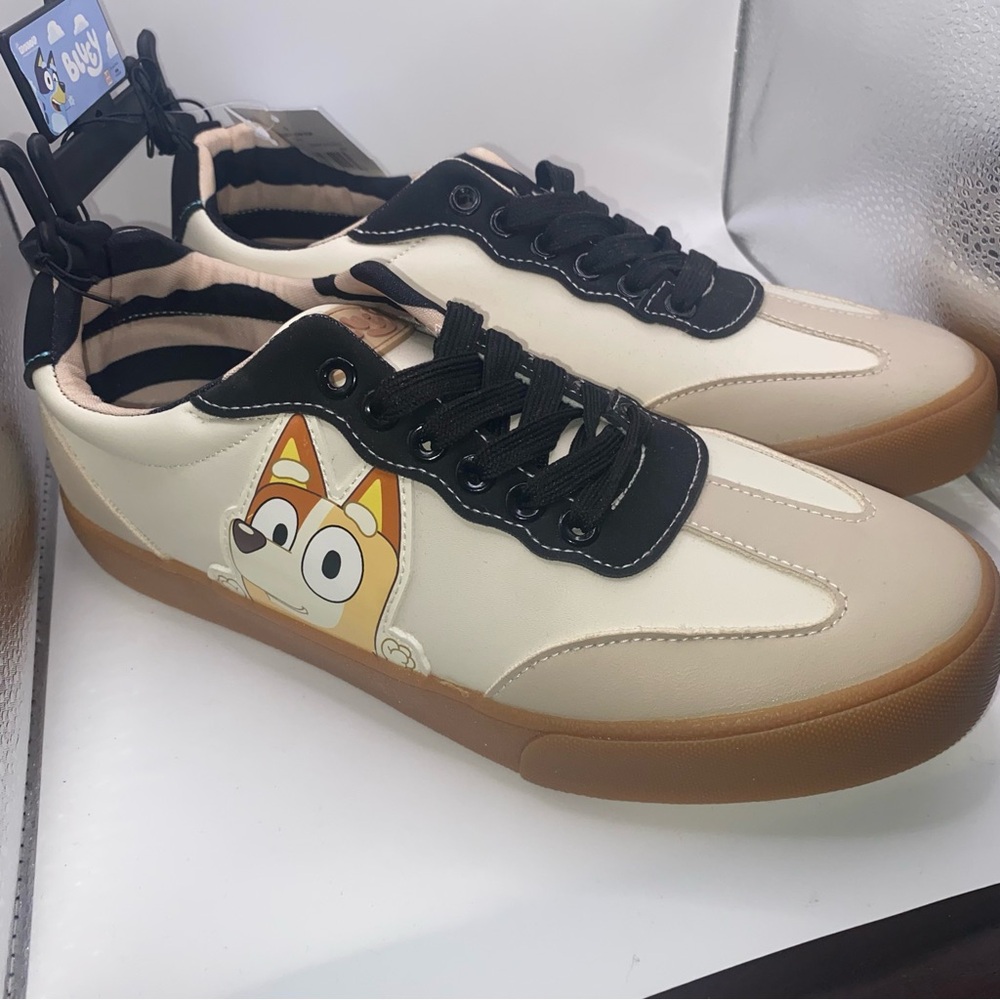 Bluey Men’s Low Top Canvas Sneaker Cream Canvas Black Laces Bluey and Bingo Sz 9